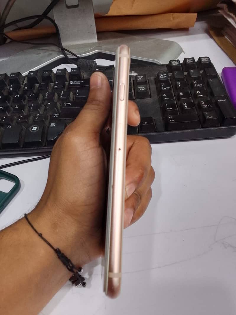Apple iPhone 8 2