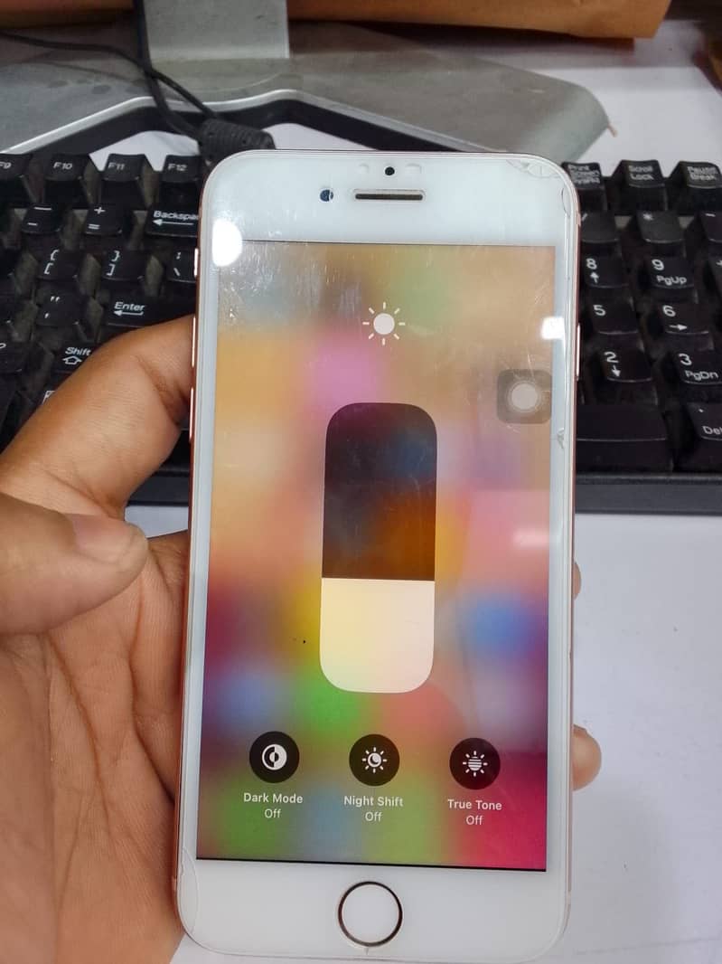 Apple iPhone 8 3