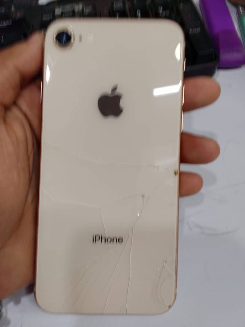 Apple iPhone 8 4