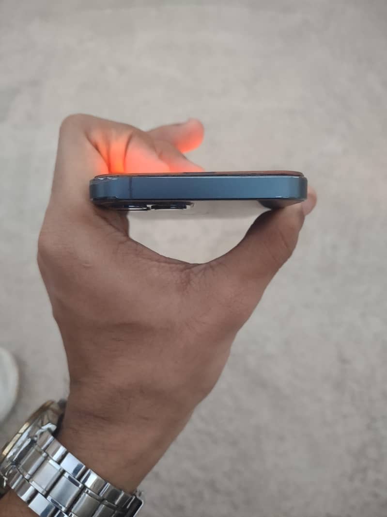 Apple iPhone 12 Pro 4