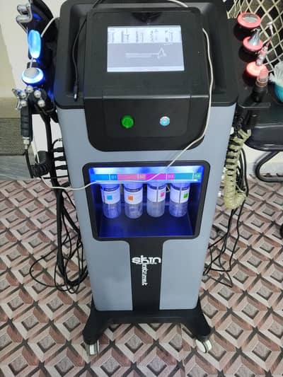 12 in 1 hydrafacial machine