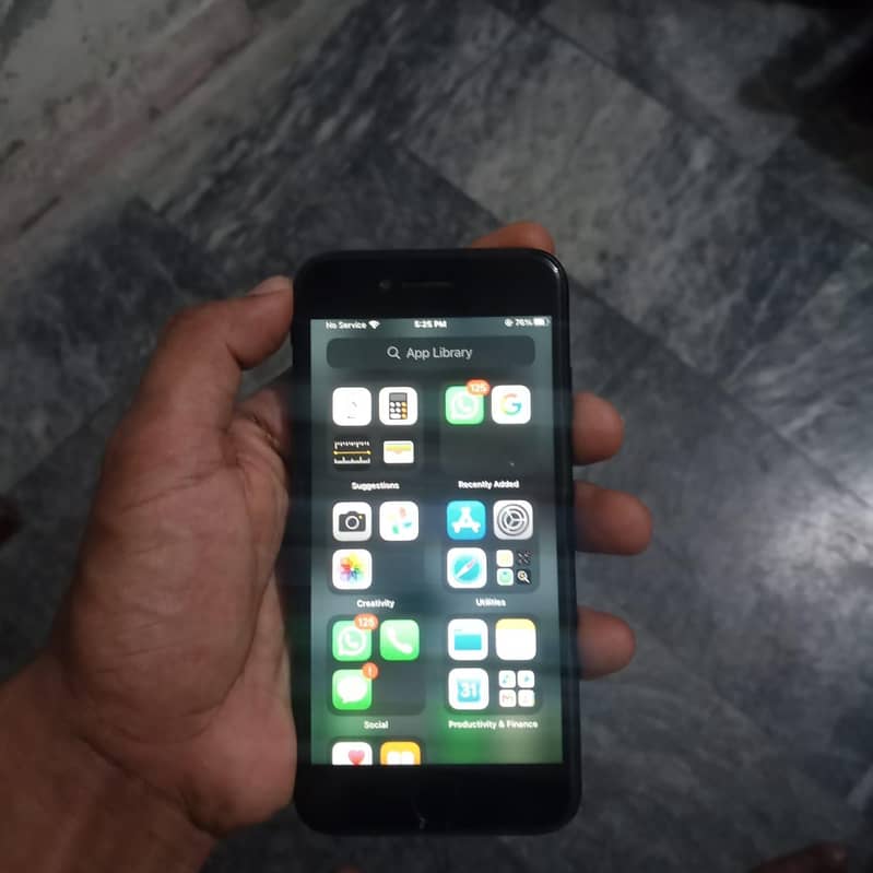Apple iPhone 7 1