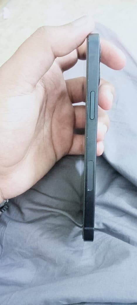 Apple iPhone 12 1