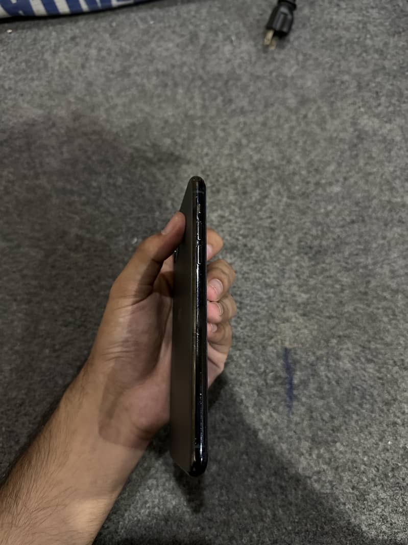 Apple iPhone 11 Pro Max 3