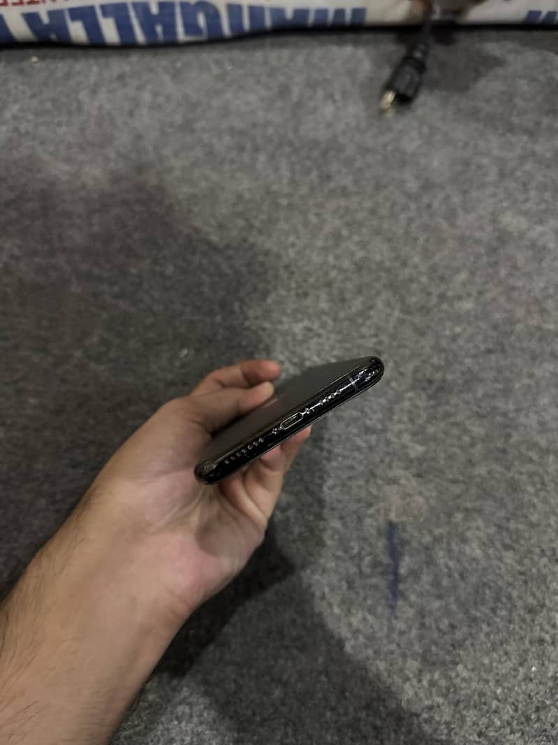 Apple iPhone 11 Pro Max 5