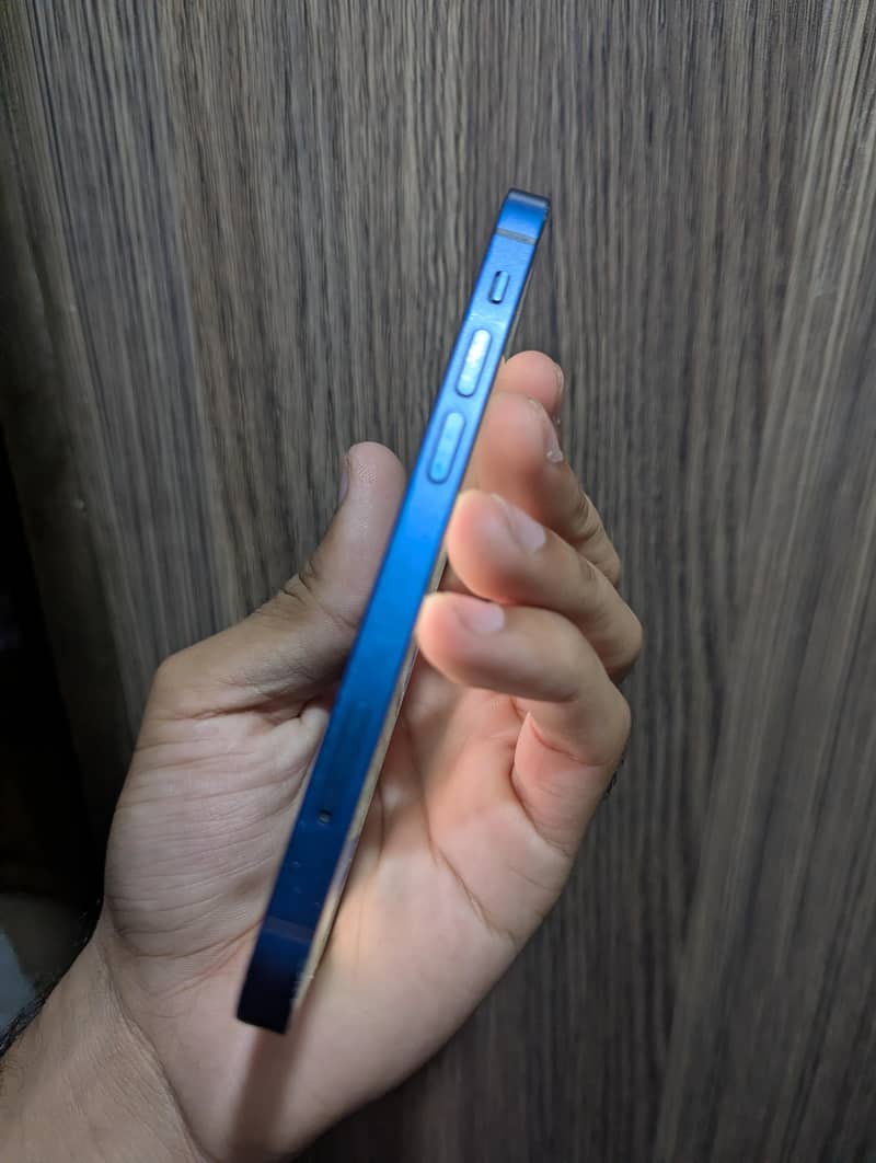 Apple iPhone 12 mini 3