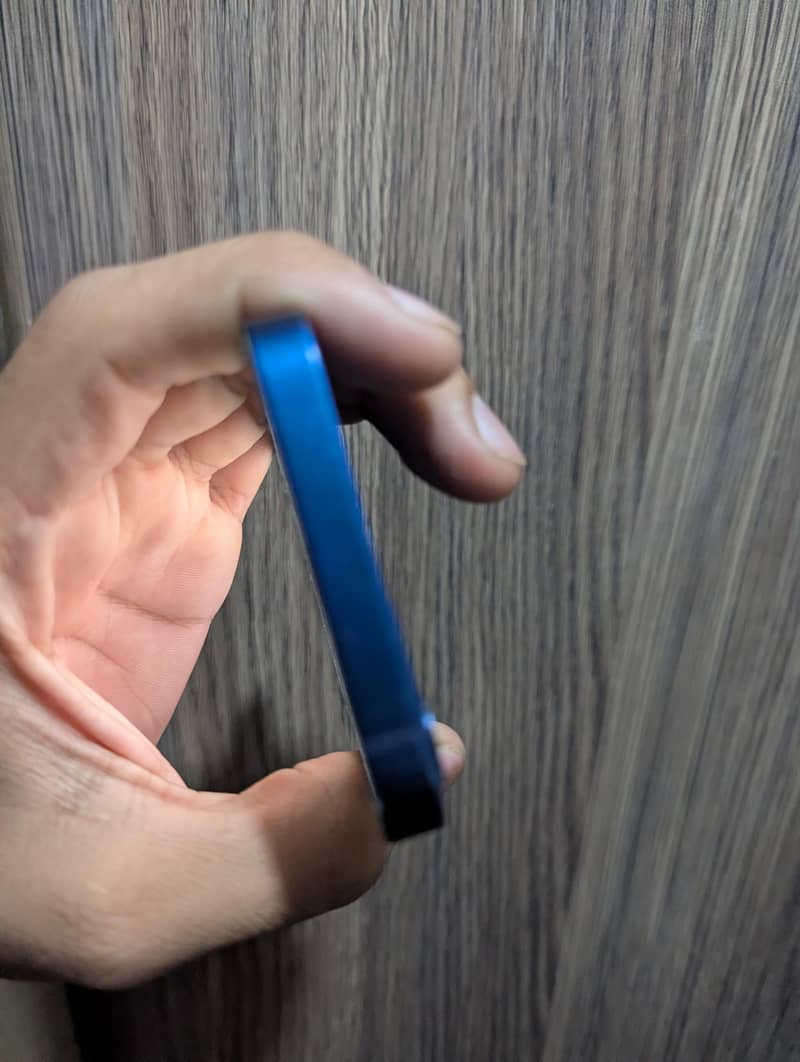 Apple iPhone 12 mini 4