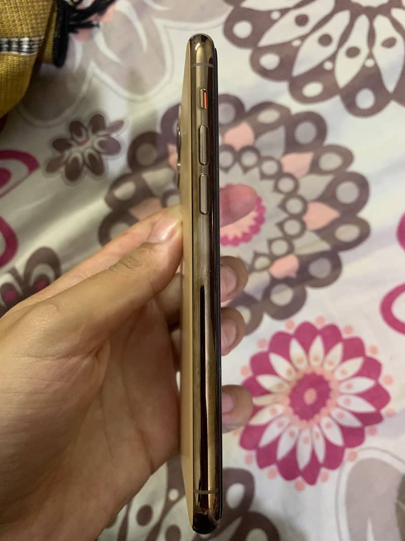 Apple iPhone 11 Pro 2