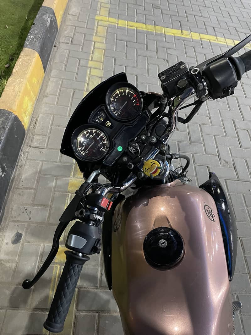 Yamaha YBR 7