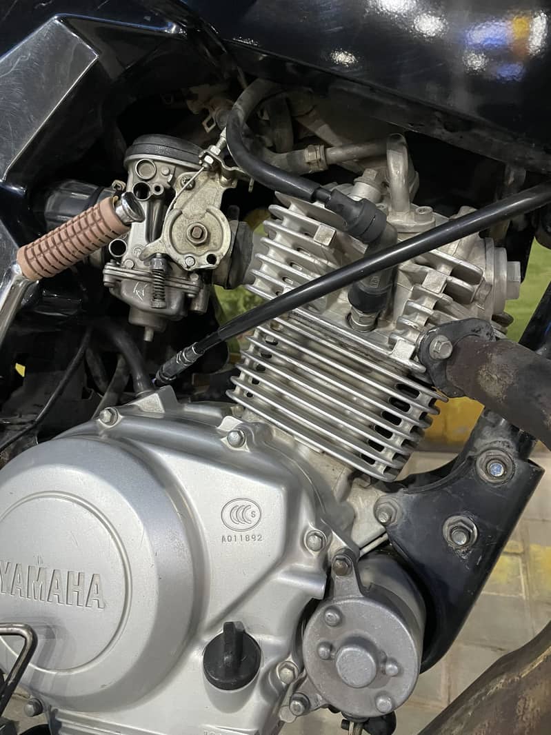 Yamaha YBR 12