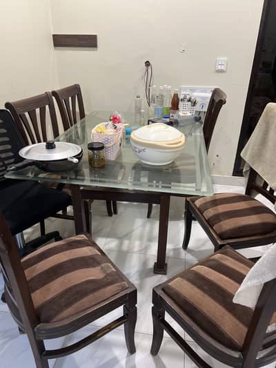 Pure shesham wood 6 seater dining table used