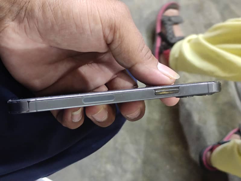 Apple iPhone 12 Pro 4