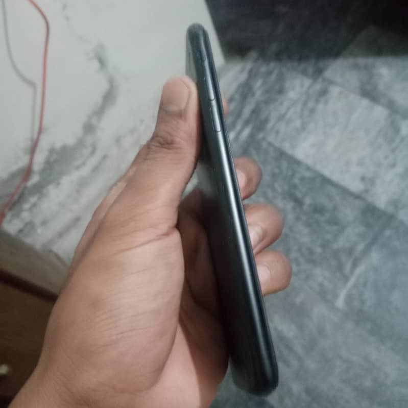 Apple iPhone 7 2