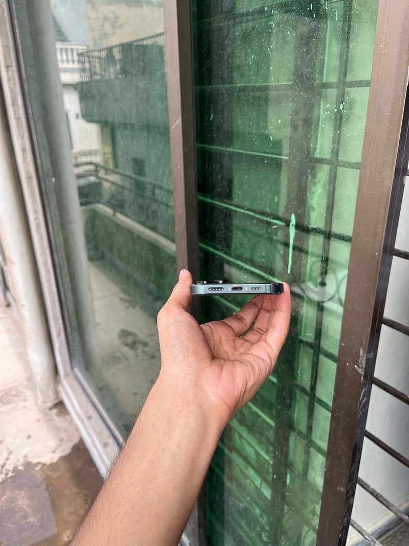 Apple iPhone 13 Pro 4