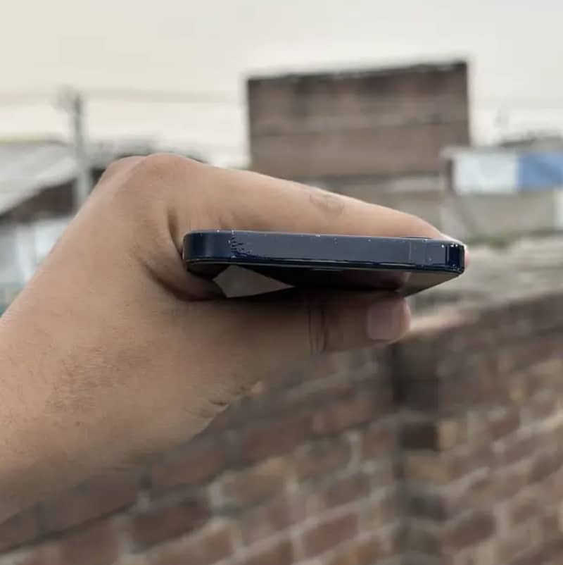 Apple iPhone 12 3