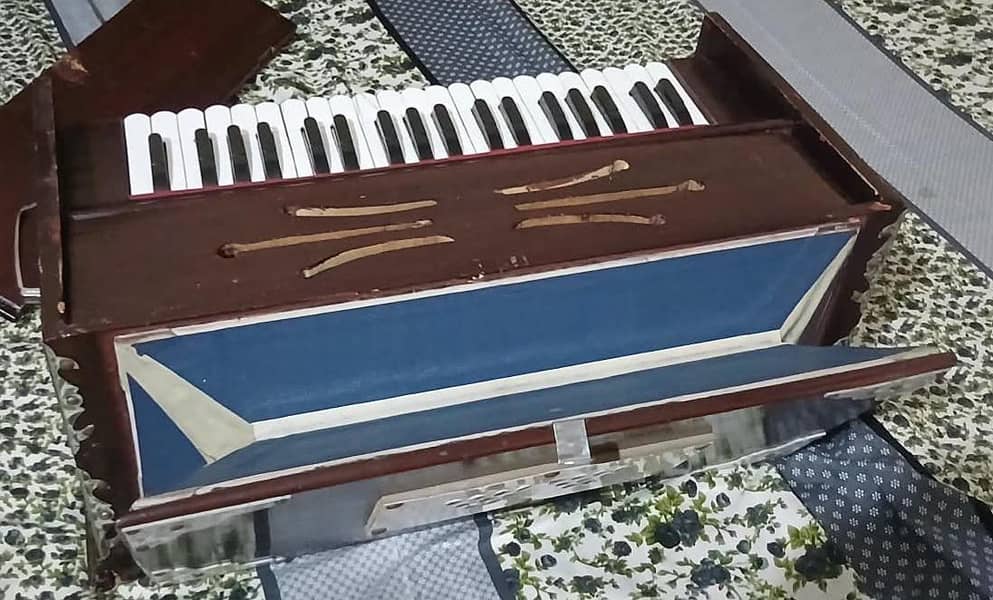 Harmonium Best Condition 1