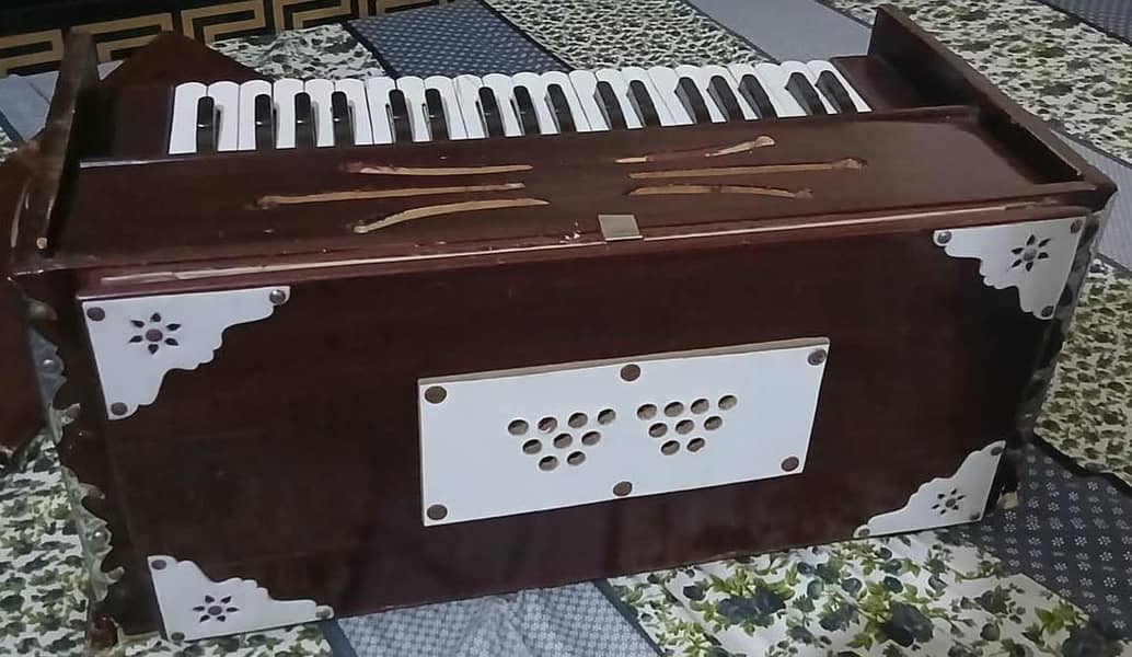 Harmonium Best Condition 2