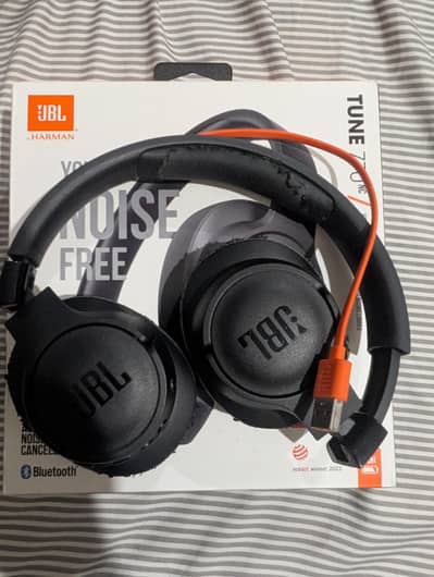 JBL 770NC Headphones