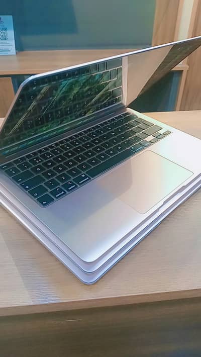 Apple MacBook Air 2020 | Intel Core i3 | 8GB RAM | 256GB SSD