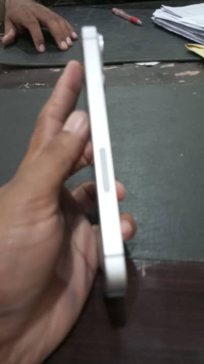 Apple iPhone 14