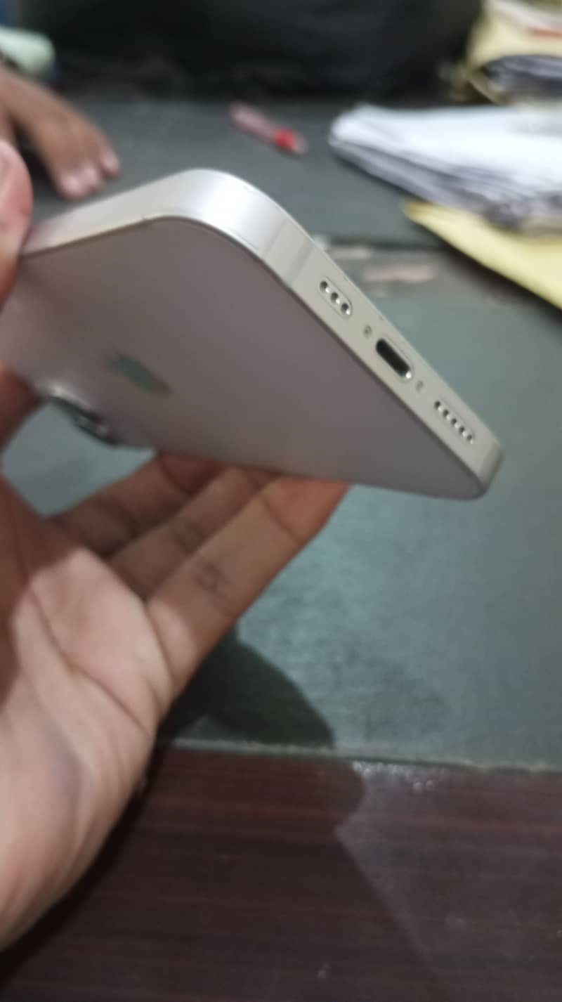 Apple iPhone 14 5