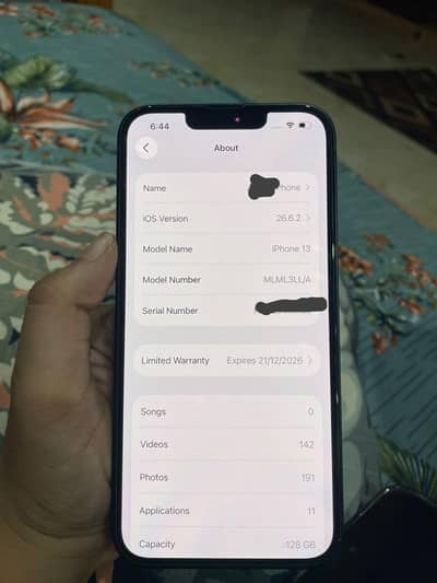Apple iPhone 13