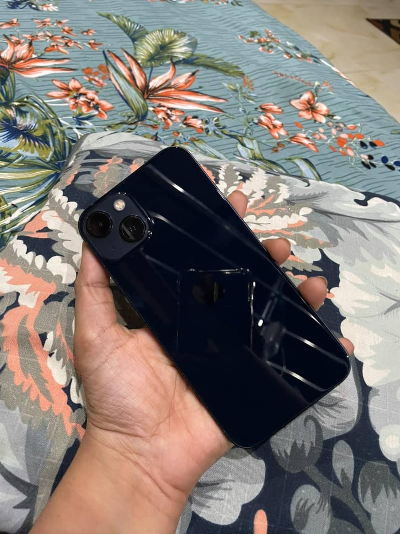 Apple iPhone 13 4