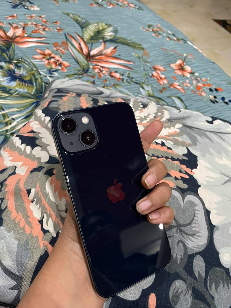Apple iPhone 13 5