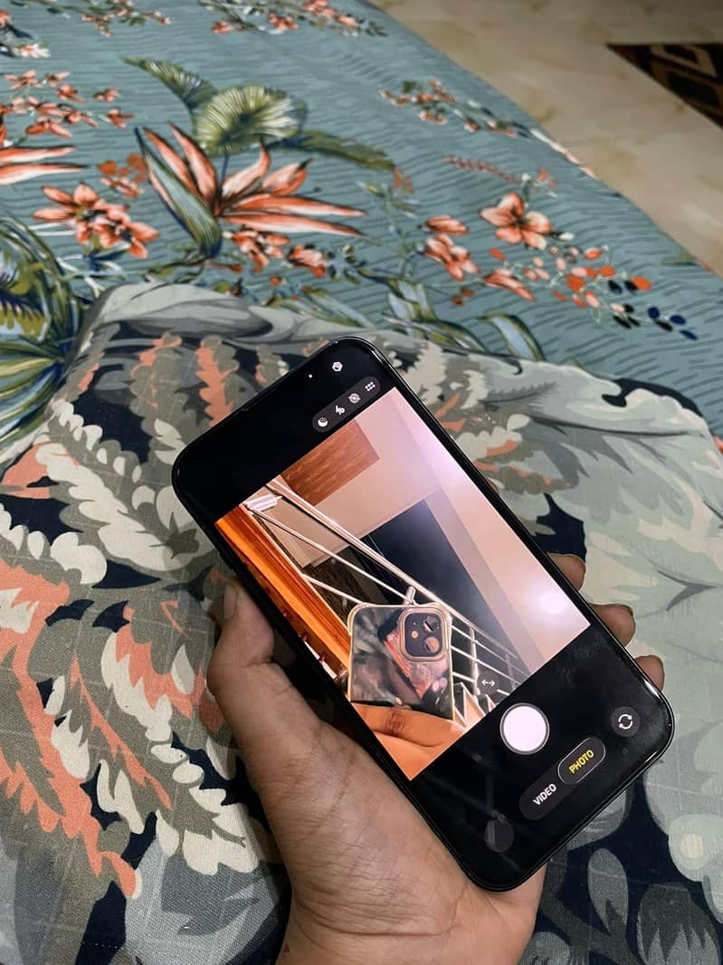 Apple iPhone 13 13