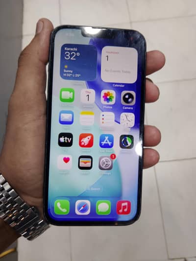 Apple iPhone 13