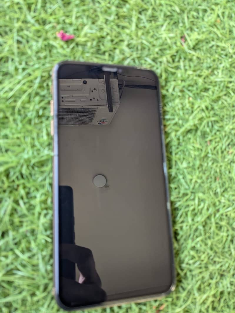 Apple iPhone XS Max 0