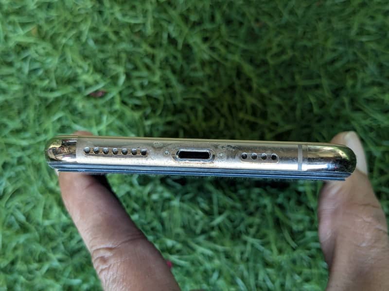 Apple iPhone XS Max 2