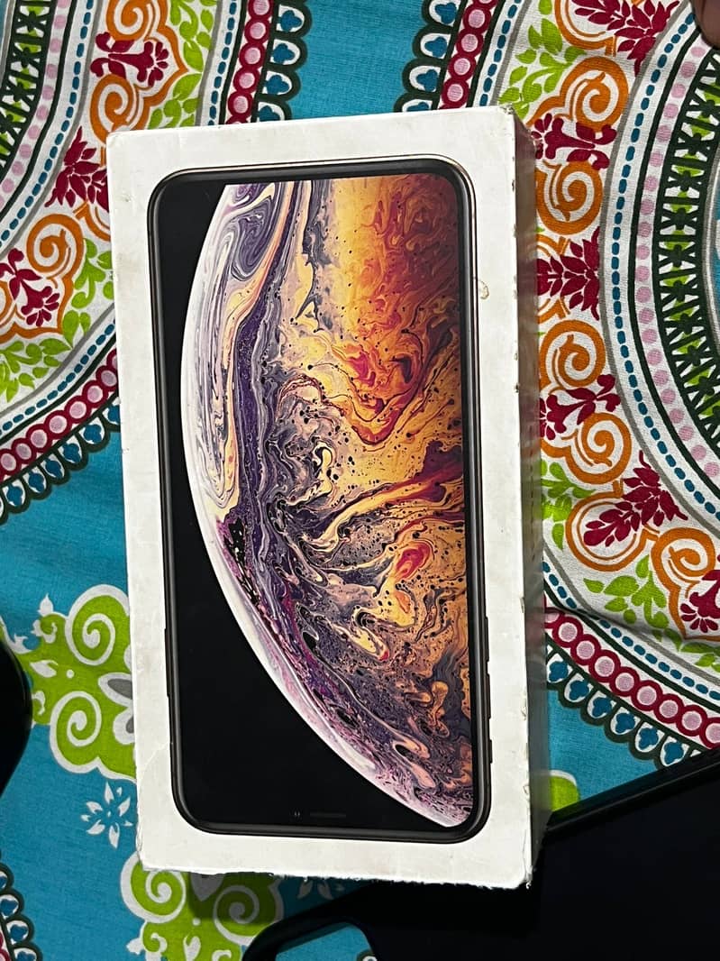 Apple iPhone XS Max 7