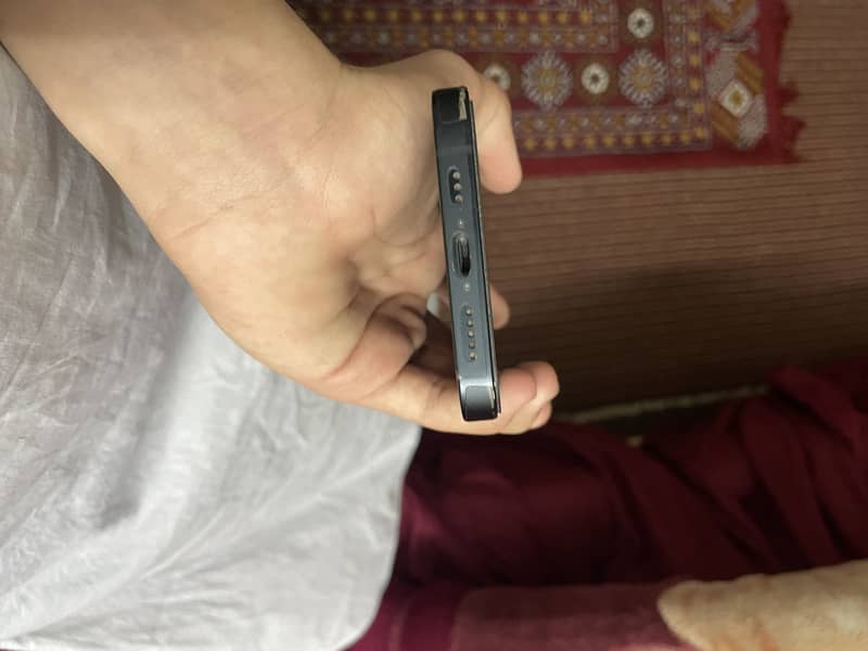 Apple iPhone 13 4