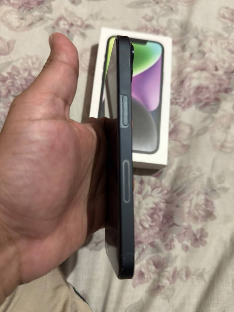 Apple iPhone 14 3