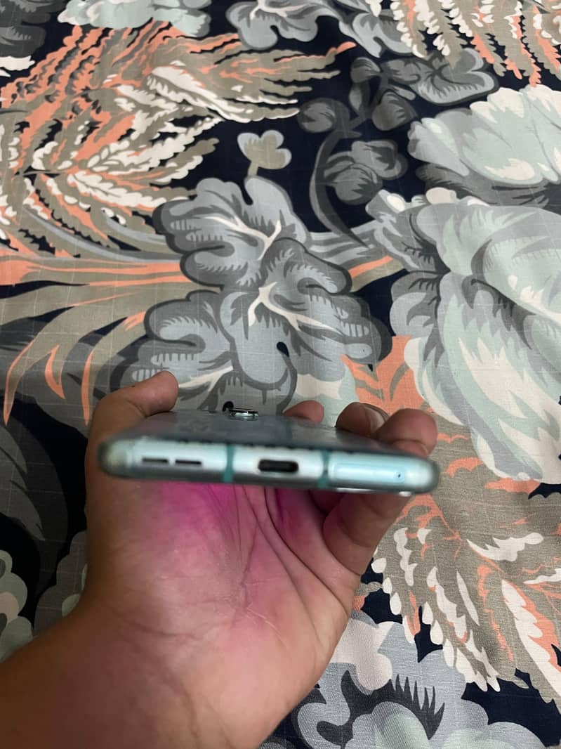 One Plus 8 Pro 0