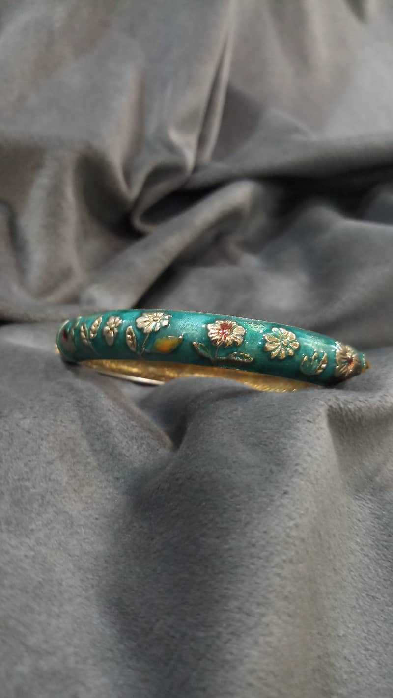 Cloisonné enameled bangles. 0