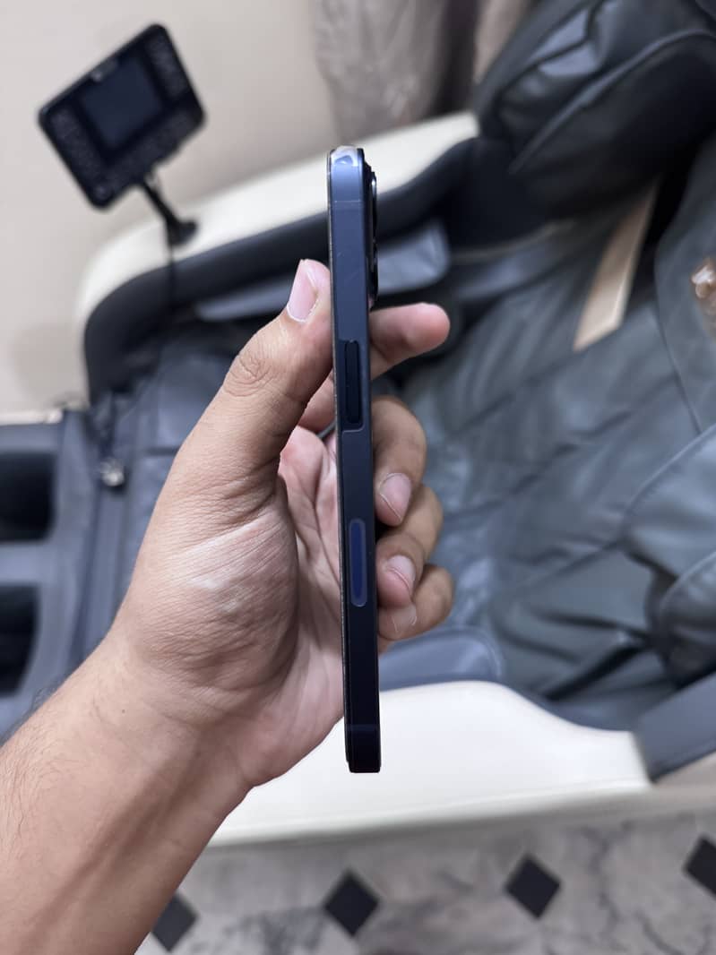 iPhone 13 2