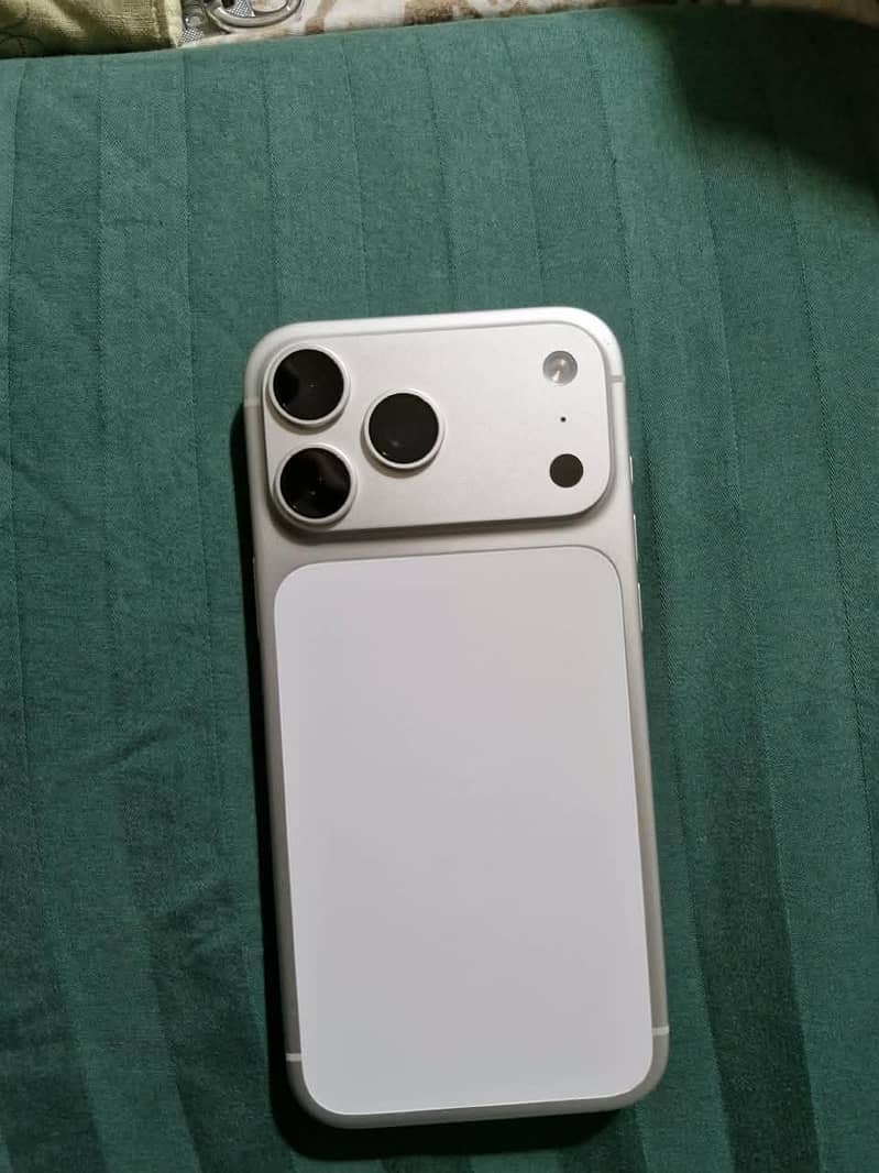 Apple iPhone 17 Pro Max 0