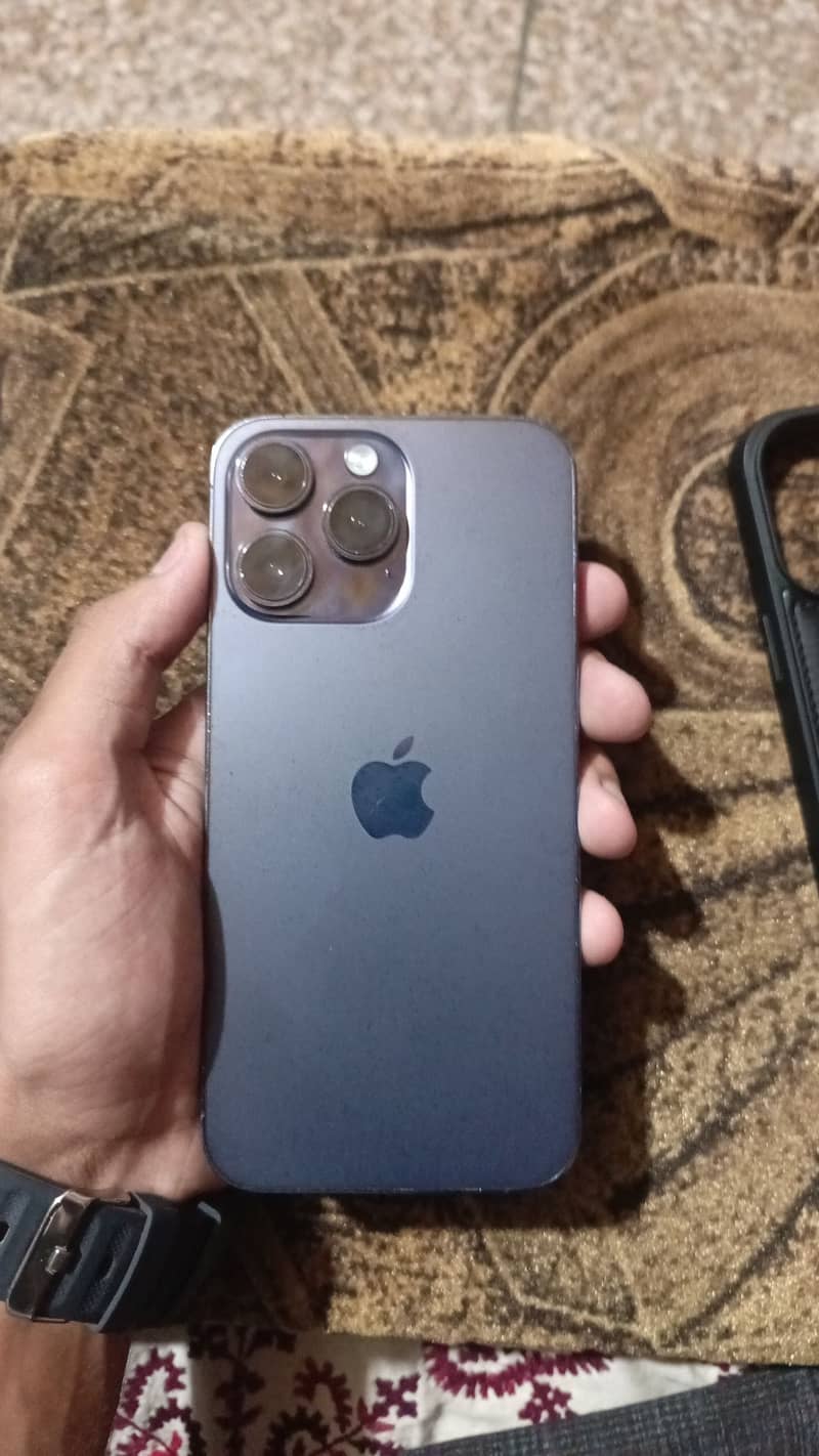 Apple iPhone 14 Pro Max 1