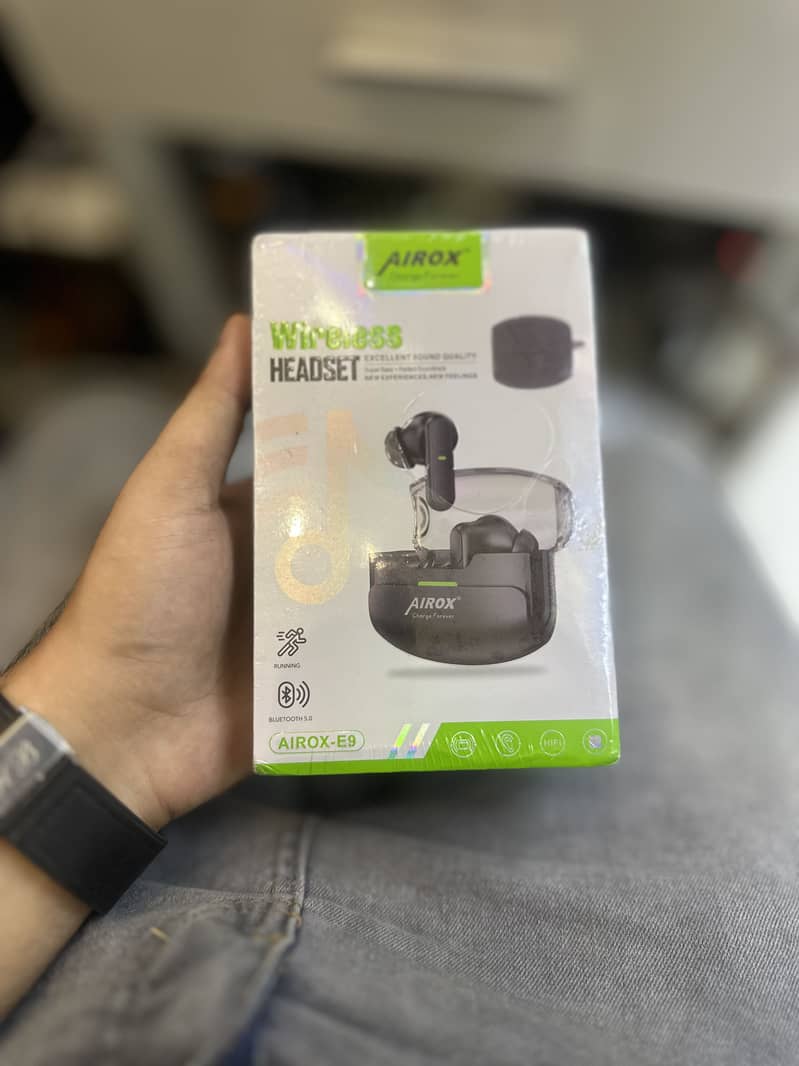 AIROX E9 earpods pin pack 0