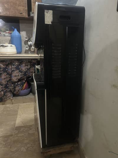 2/3 years used Pel water dispenser in good condition