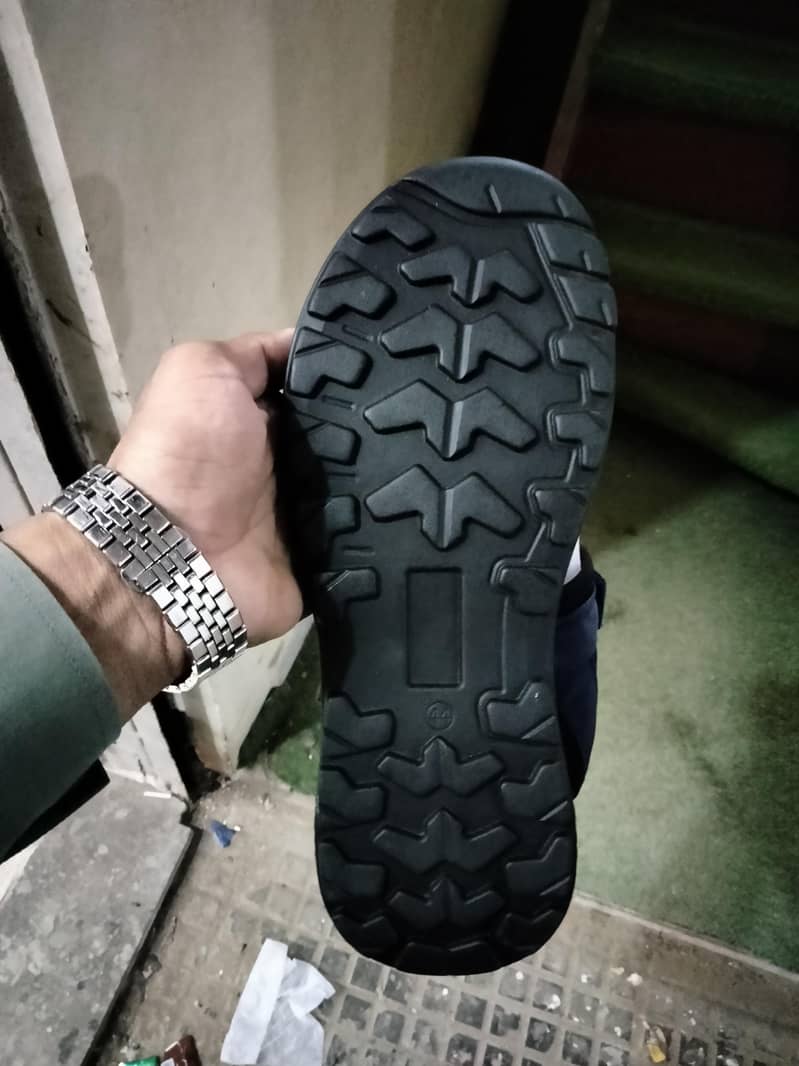 sandal 2