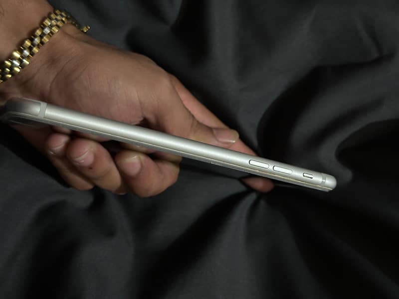 Apple iPhone 7 Plus 4