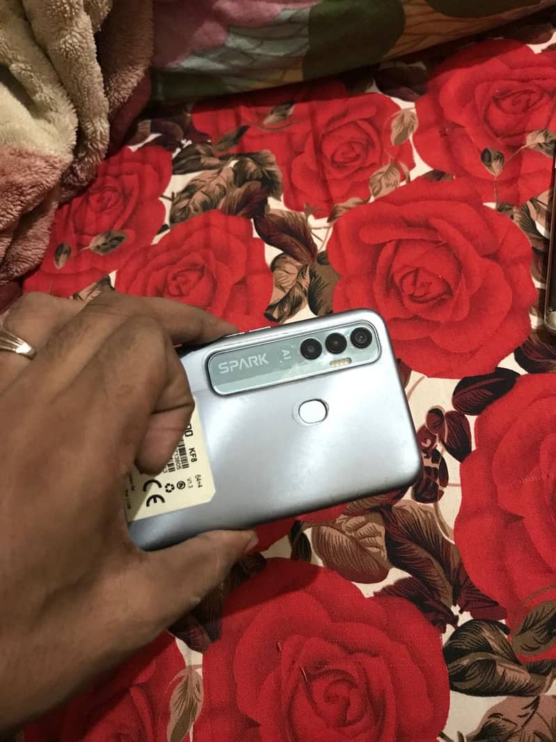Tecno Spark 7 Pro 0