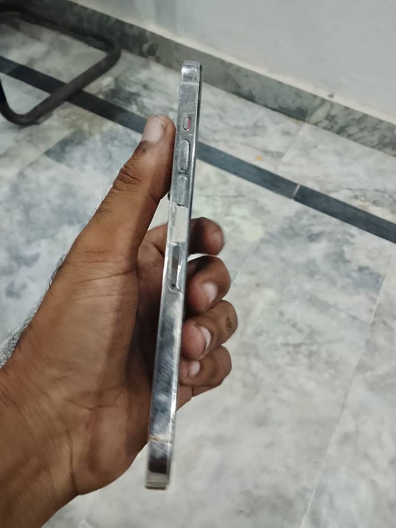 Apple iPhone 12 Pro Max 4