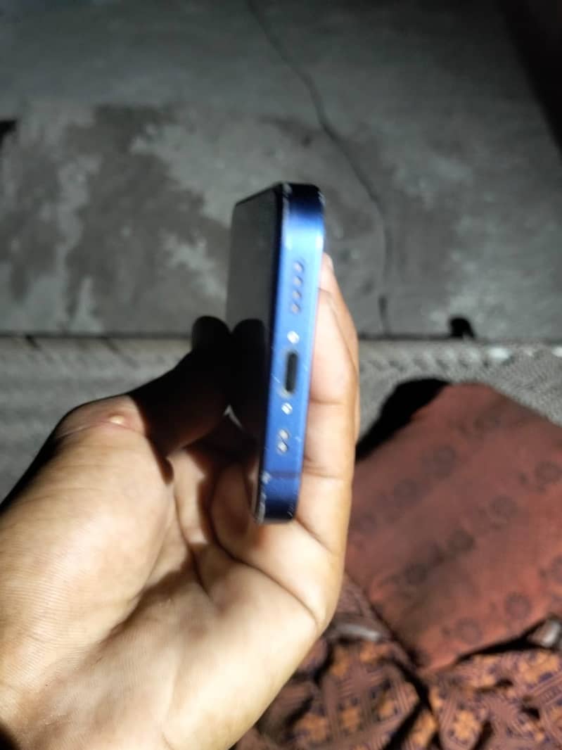 Apple iPhone 12 mini 0