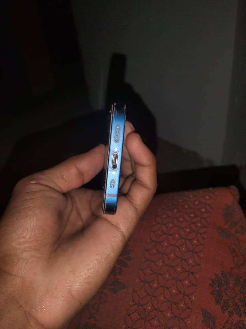 Apple iPhone 12 mini 1