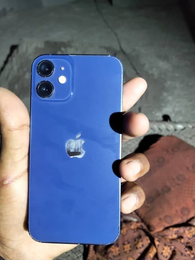 Apple iPhone 12 mini 4