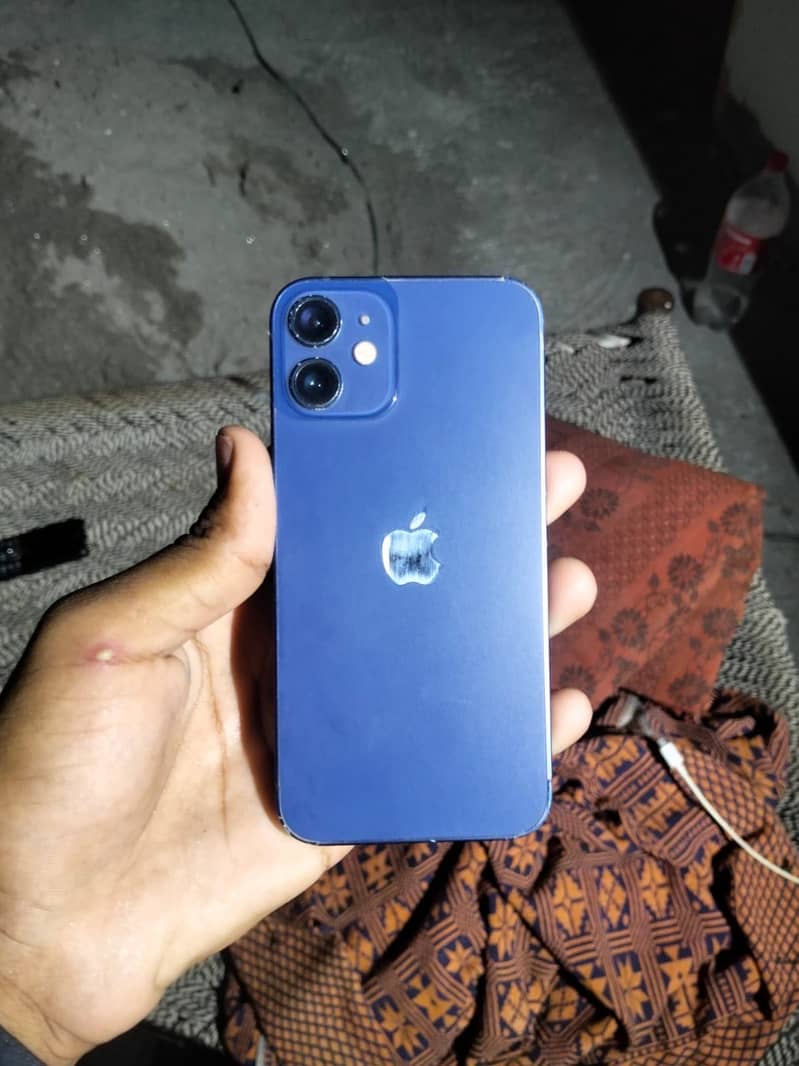Apple iPhone 12 mini 6